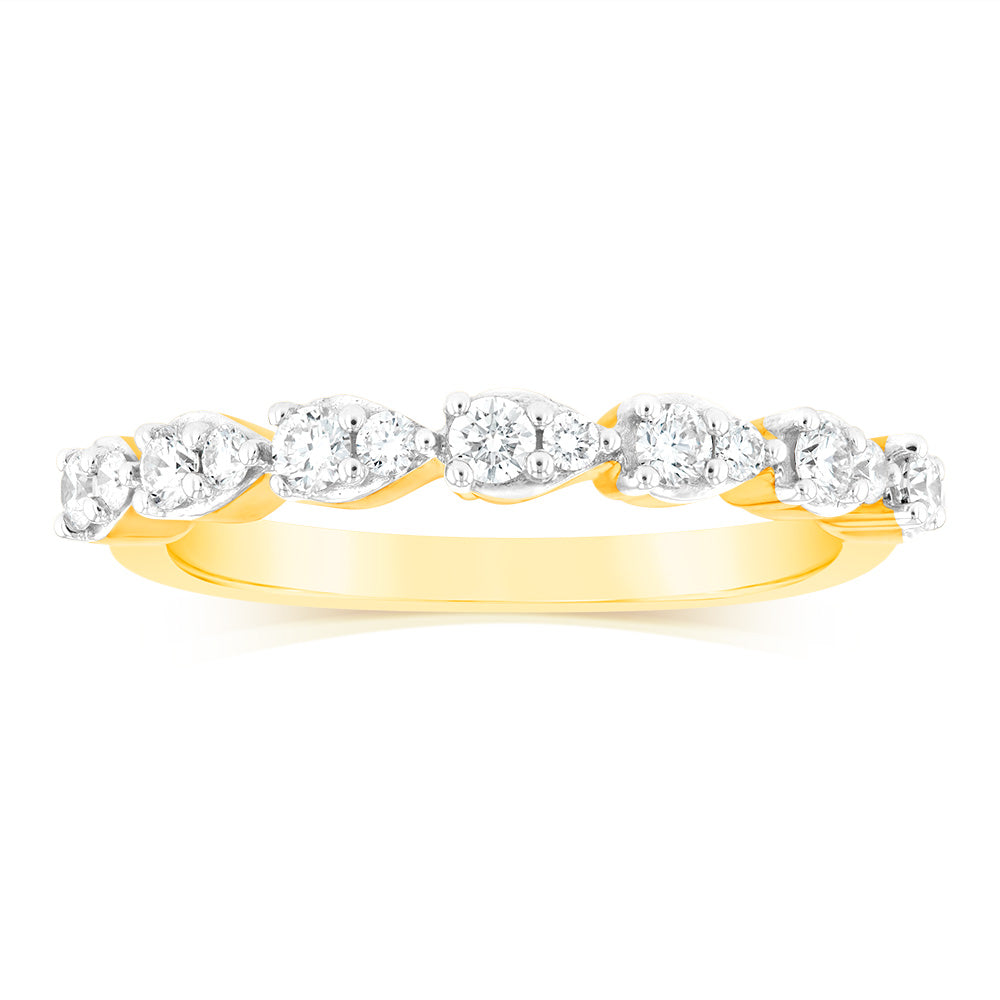 Luminesce Lab Grown 9ct Yellow Gold Ring in 14 Diamonds