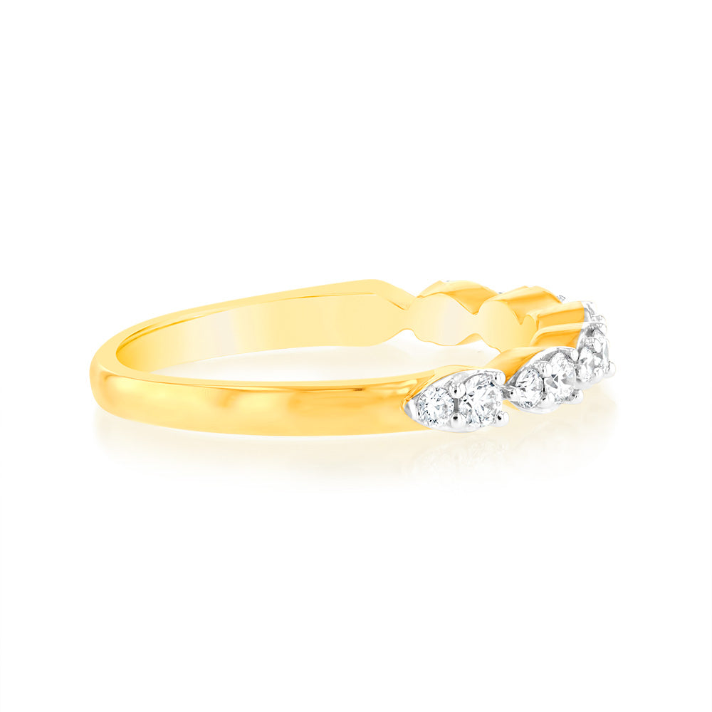 Luminesce Lab Grown 9ct Yellow Gold Ring in 14 Diamonds